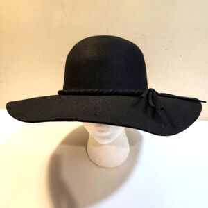 Elegant Women's Black Wide-Brim 100% Wool  Hat OS